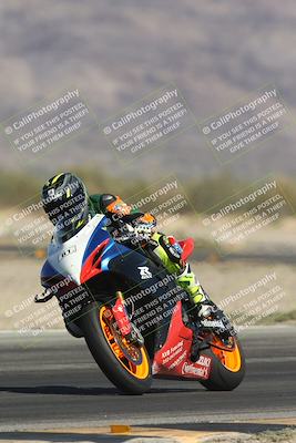 media/Oct-30-2025-Racers Edge (Thu) [[dabbdaf680]]/3-B Group/Session 2 (Turn 14)/